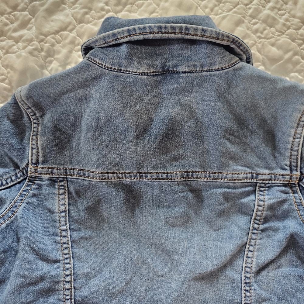 GAP Kids Medium Wash Denim Jacket in Light Blue - Picture 3 of 7